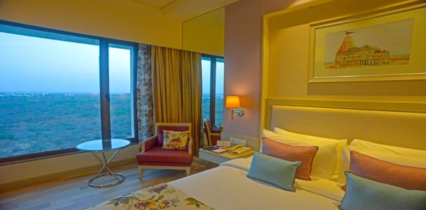 Efcee Sarovar Portico